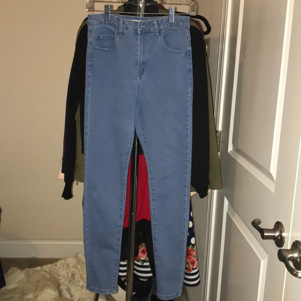Forever 21 High Waisted Jean in Washed Blue Womens